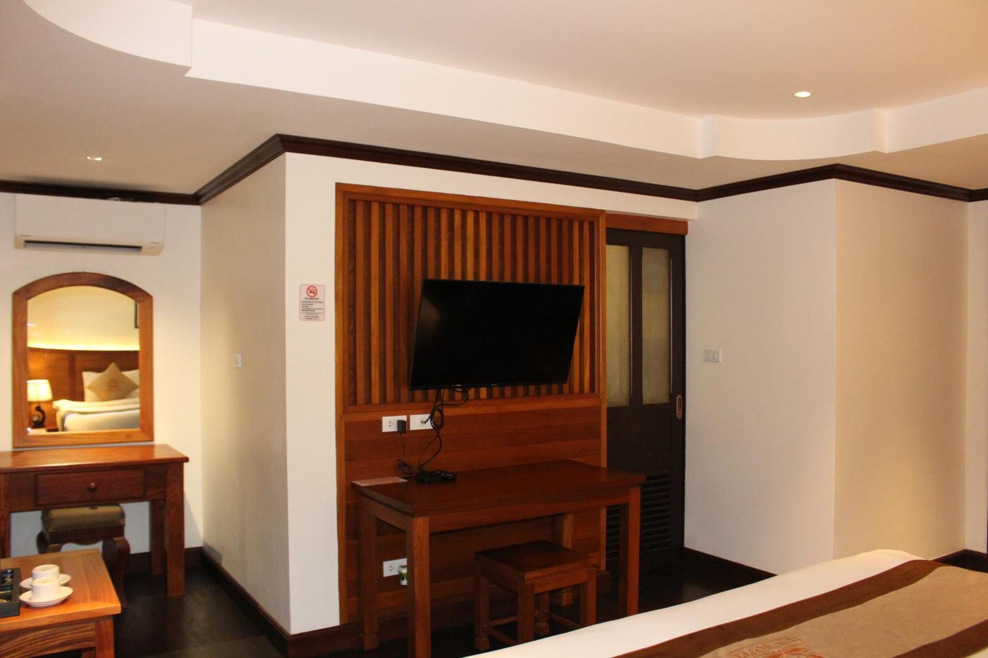 Lux Hotel 루앙프라방 외부 사진