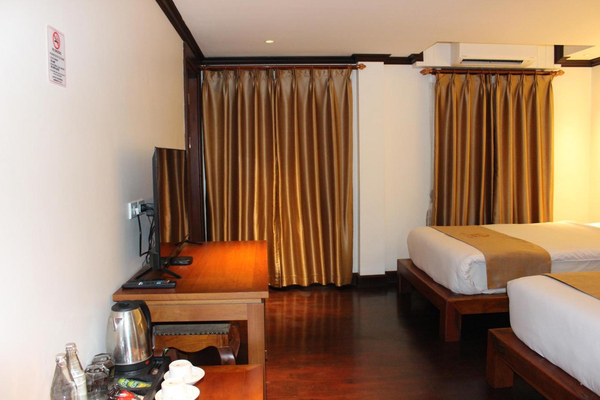 Lux Hotel 루앙프라방 외부 사진